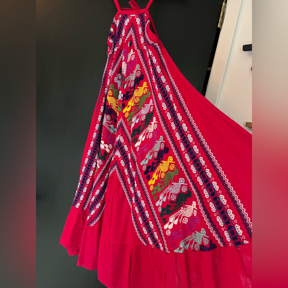 Vintage embroidered halter wrap dress. - Picture 4 of 7